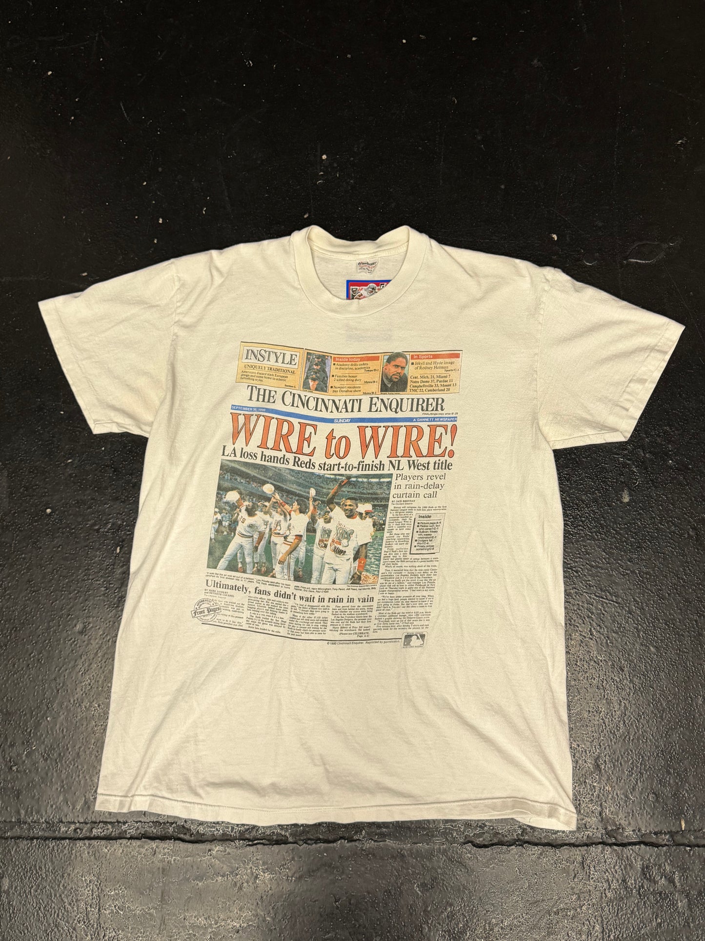 CINCINNATI REDS AORLD SERIES CHAMPIONS T-SHIRT