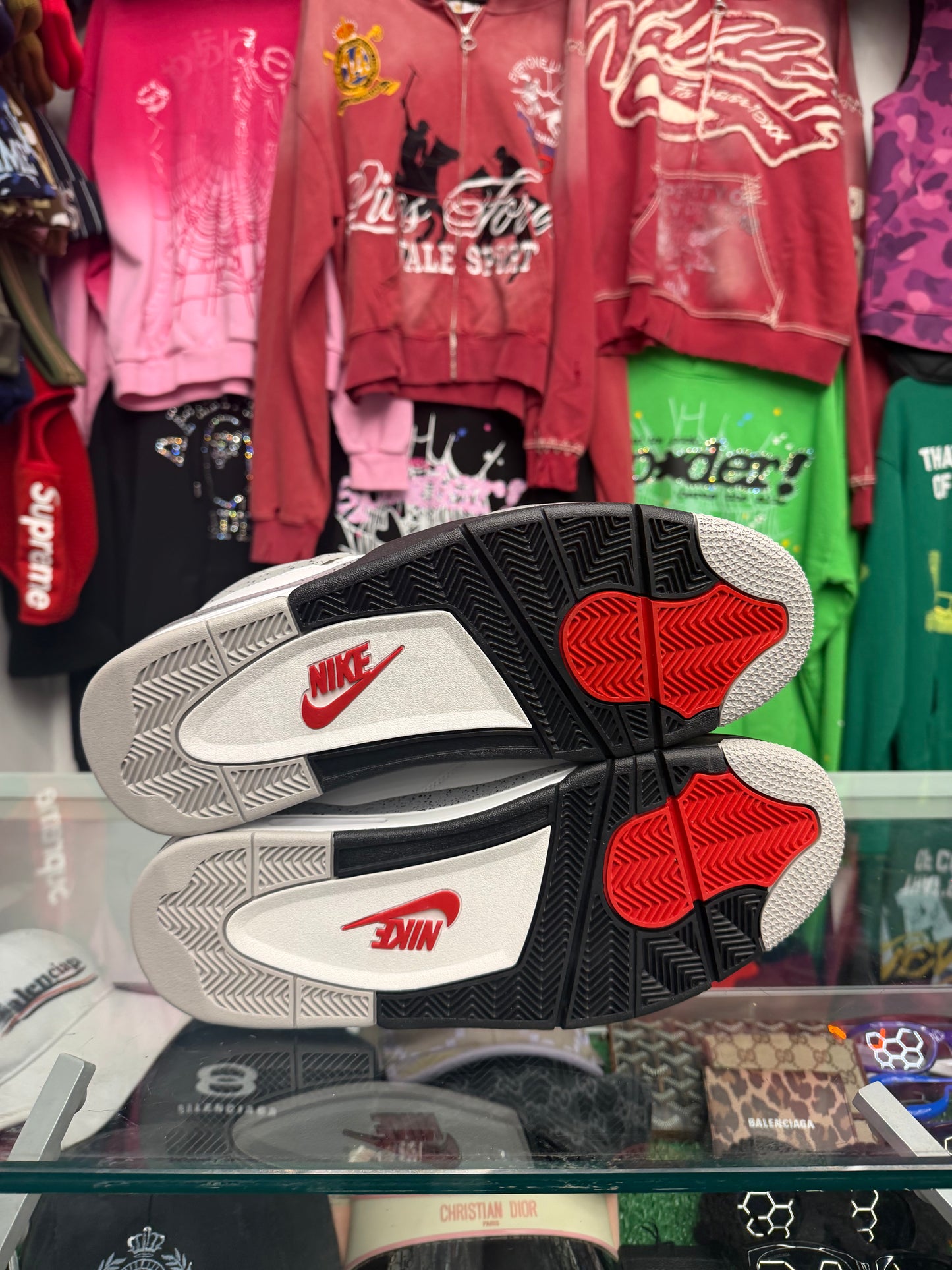 JORDAN 4 WHITE CEMENT (PRE-OWNED W/ BOX)