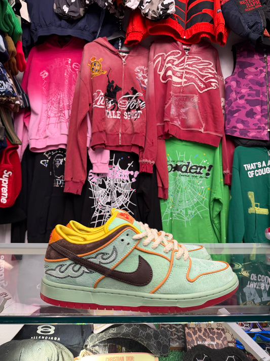 DUNK LOW SB RODEO (PRE-OWNED W/ BOX)