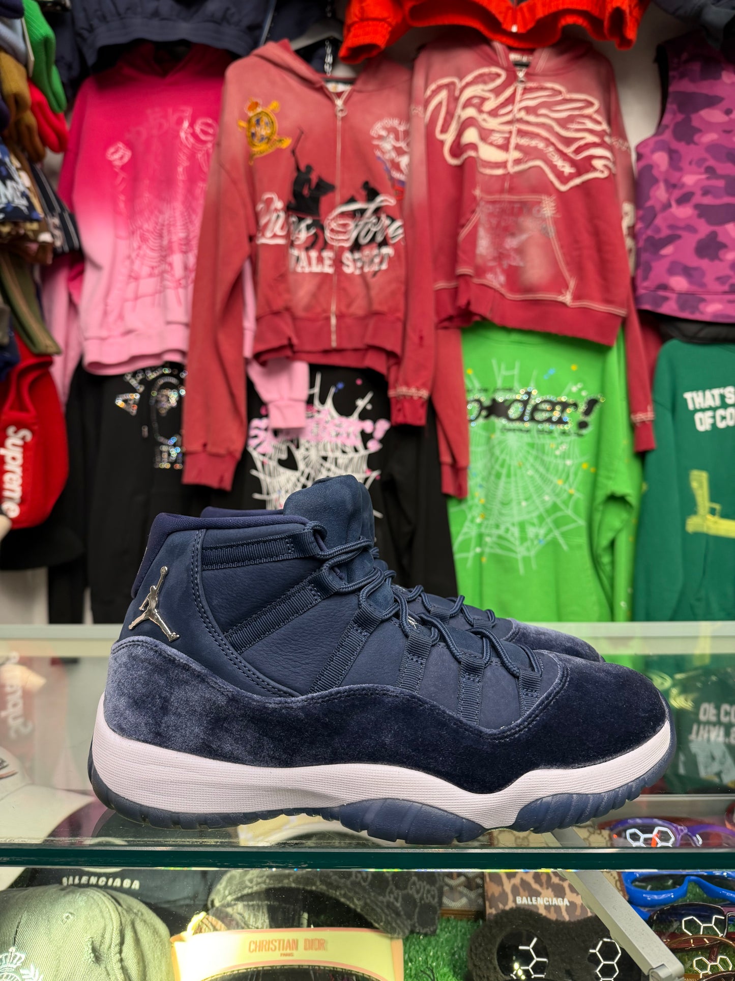 JORDAN 11 MIDNIGHT NAVY (PRE-OWNED W/ BOX)