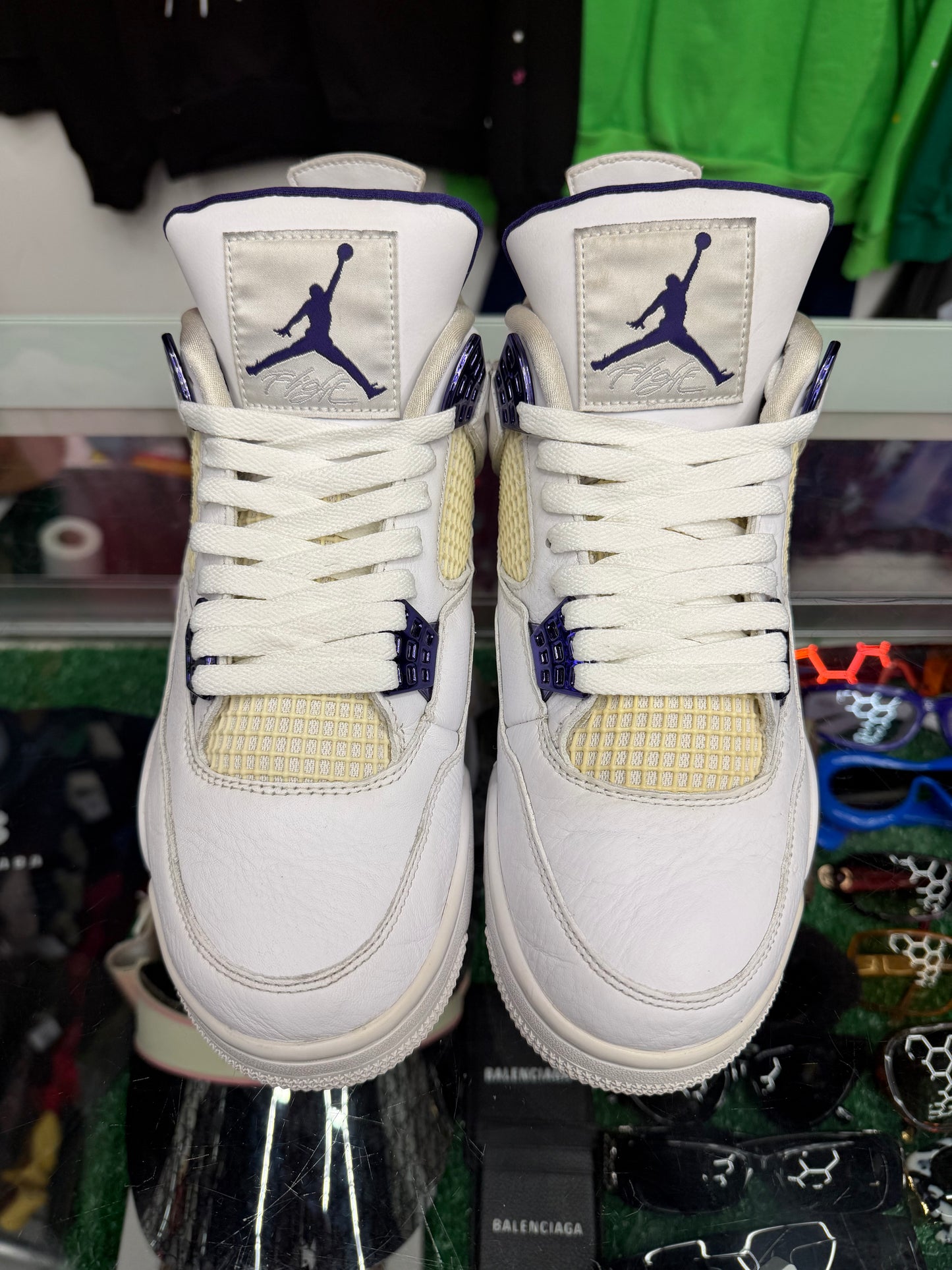 JORDAN 4 METALLIC PURPLE (PRE-OWNED W/ BOX)