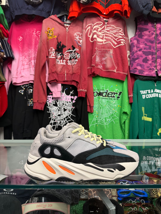 YEEZY 700 WAVE RUNNER (PRE-OWNED W/ BOX)