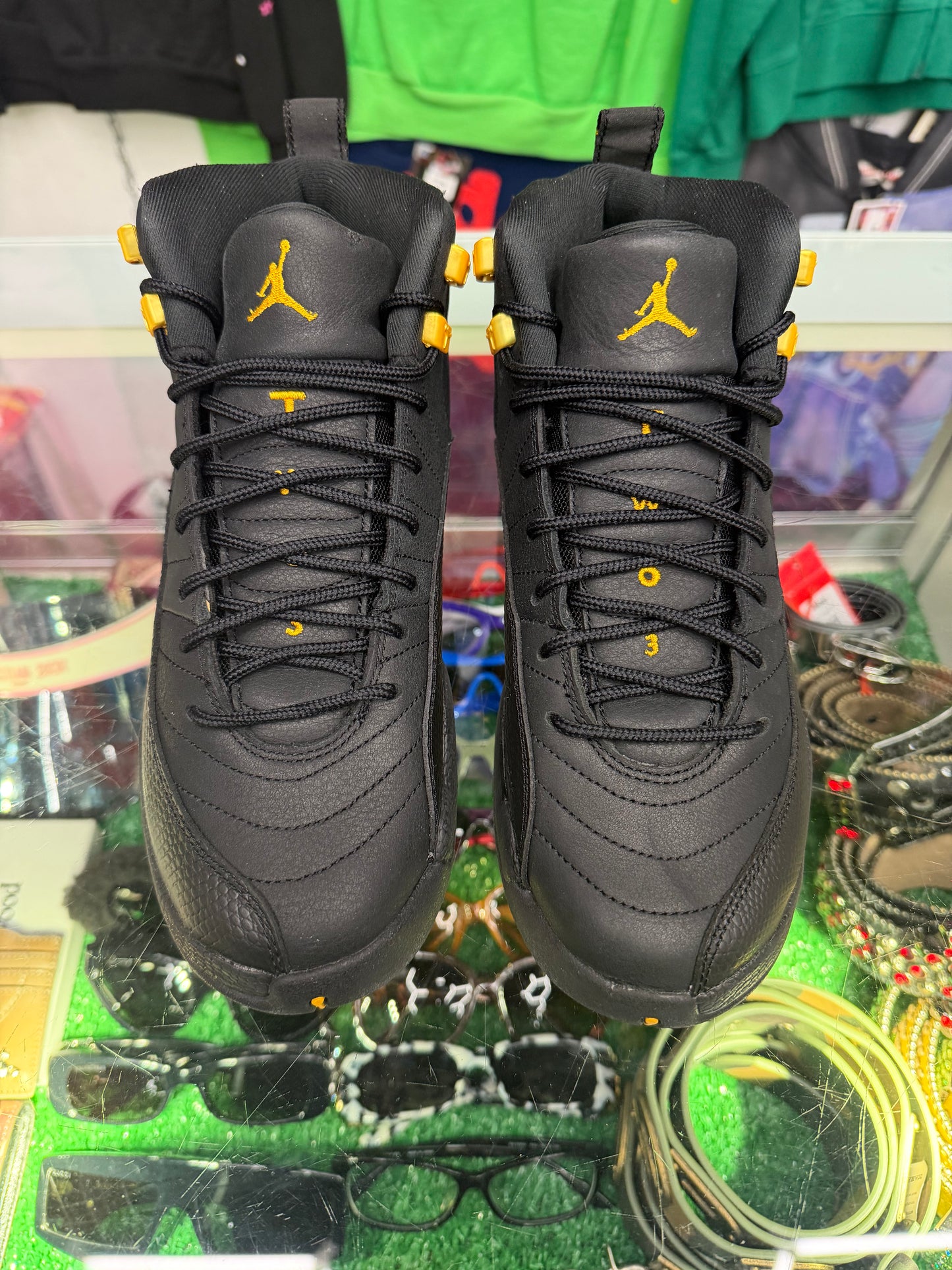 JORDAN 12 BLACK TAXI (PRE-OWNED W/ BOX)