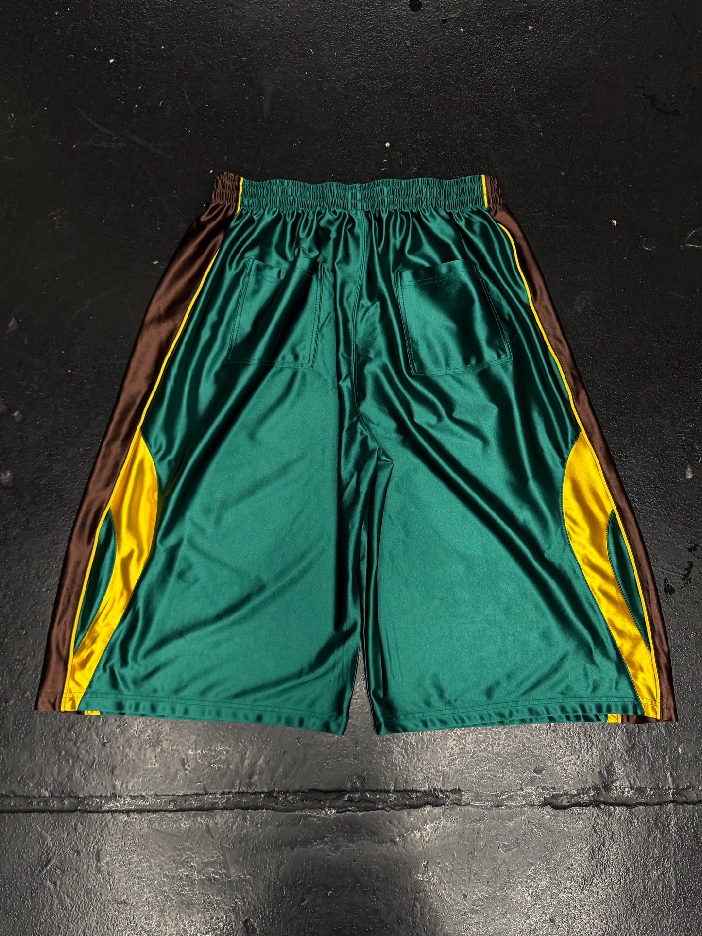 VALE FOREVER IVERSON SHORTS (PRE-OWNED)