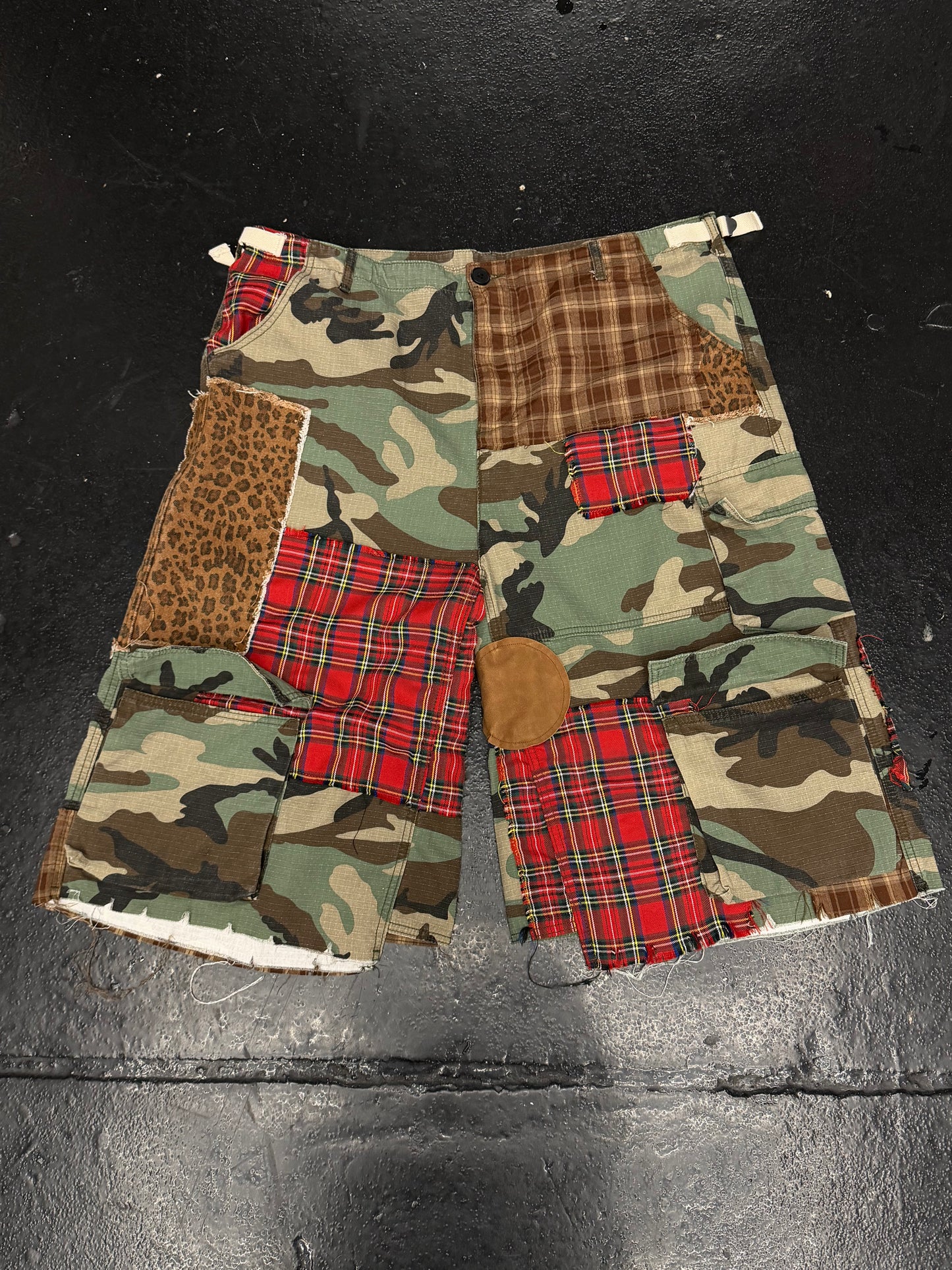 BRAVEST PATCHWORK CAMO SHORTS (PRE-OWNED)