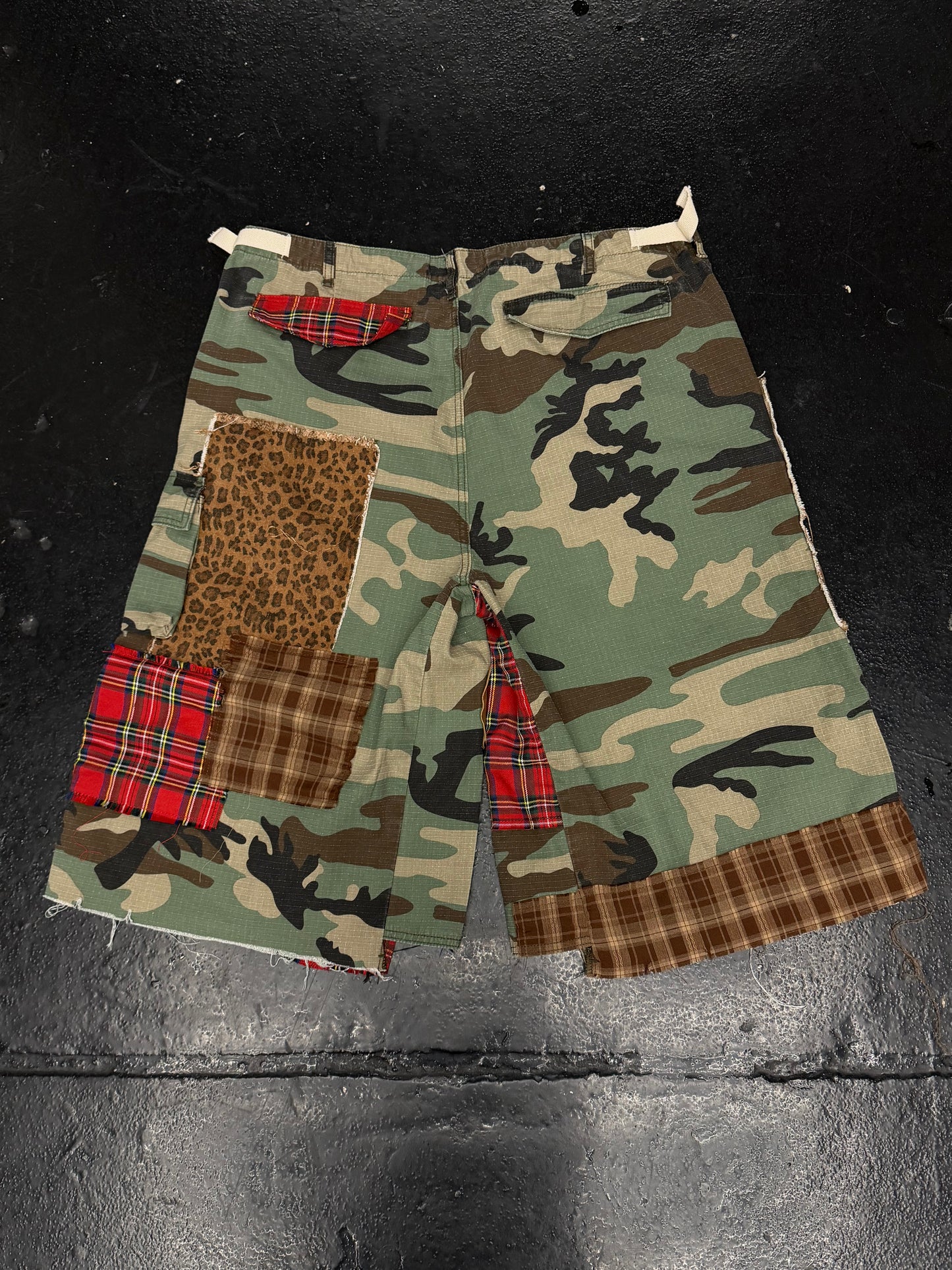 BRAVEST PATCHWORK CAMO SHORTS (PRE-OWNED)