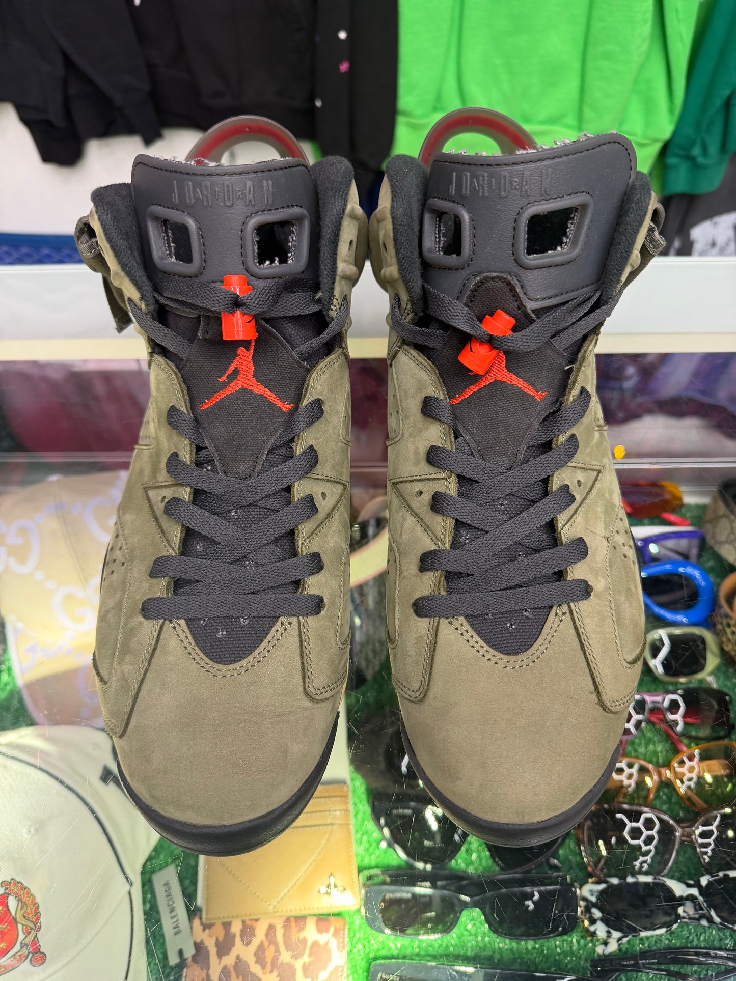 JORDAN 6 TRAVIS SCOTT OLIVE (PRE-OWNED W/ BOX)