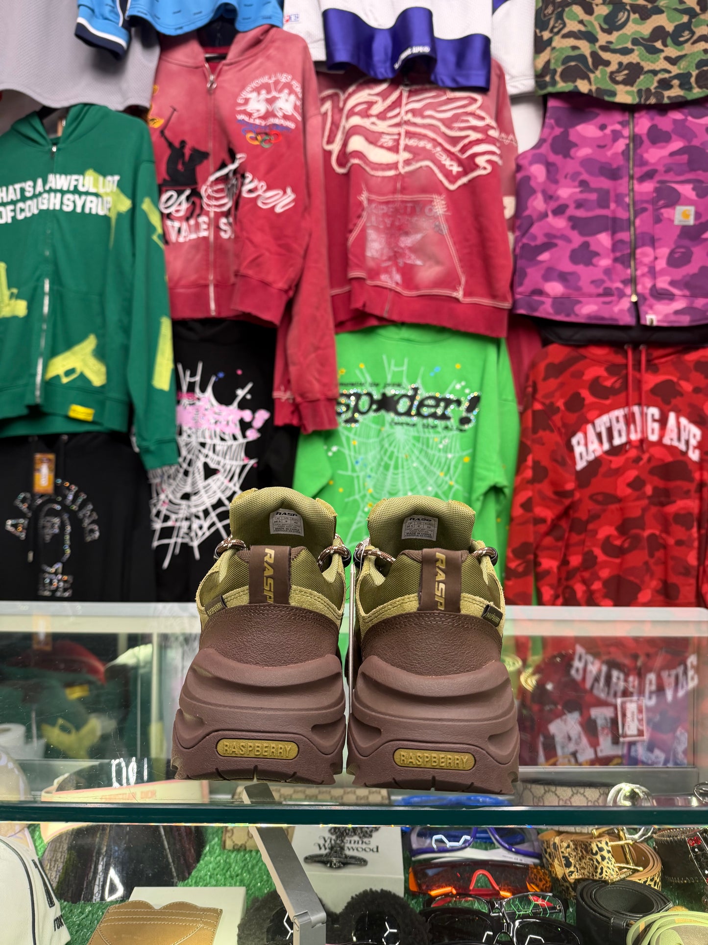 GV GALLERY RASPBERRY HILLS BEEF AND BROCCOLI HIKING SHOE (BRAND NEW W/ DUST BAG NO BOX)