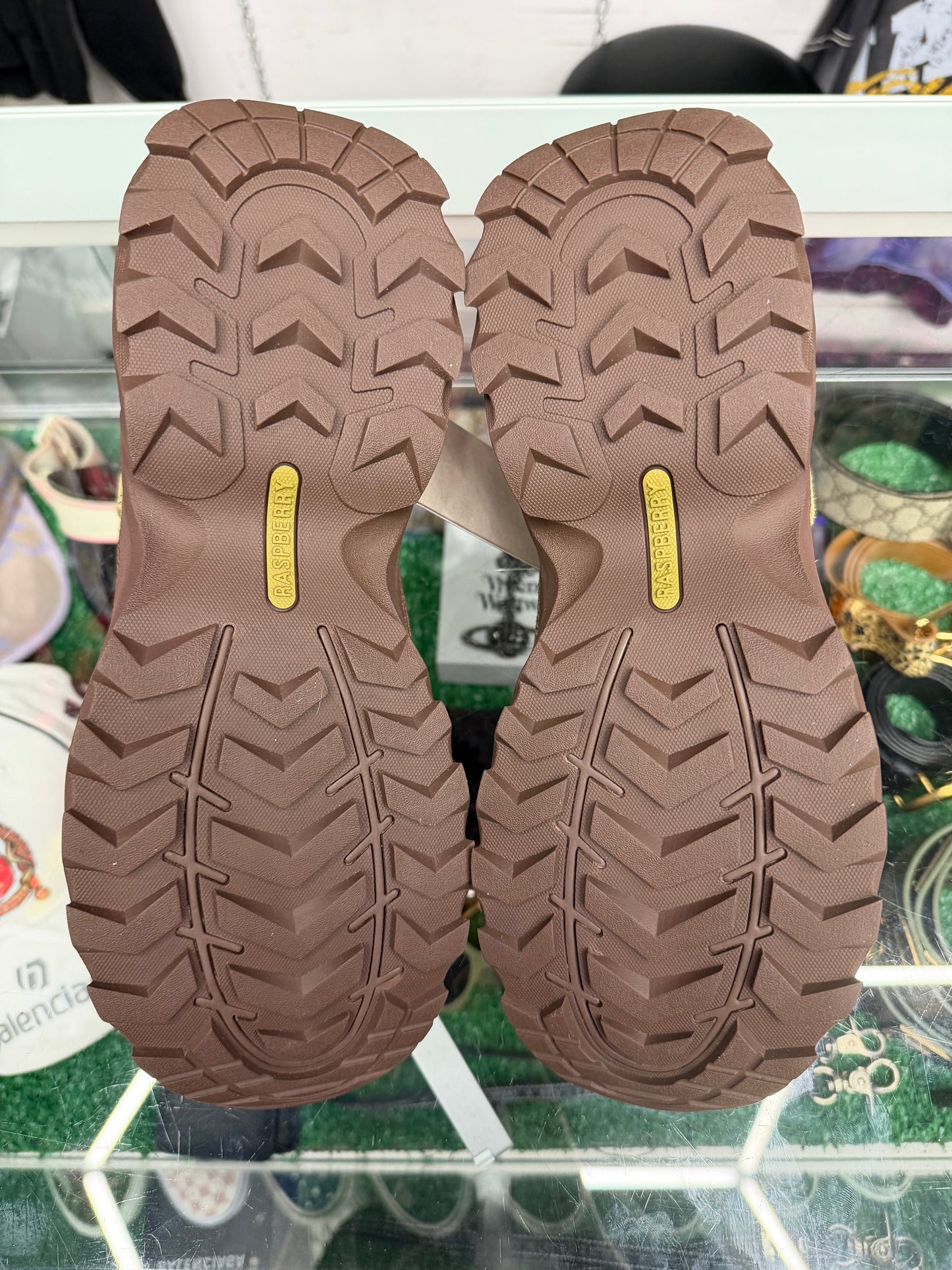 GV GALLERY RASPBERRY HILLS BEEF AND BROCCOLI HIKING SHOE (BRAND NEW W/ DUST BAG NO BOX)