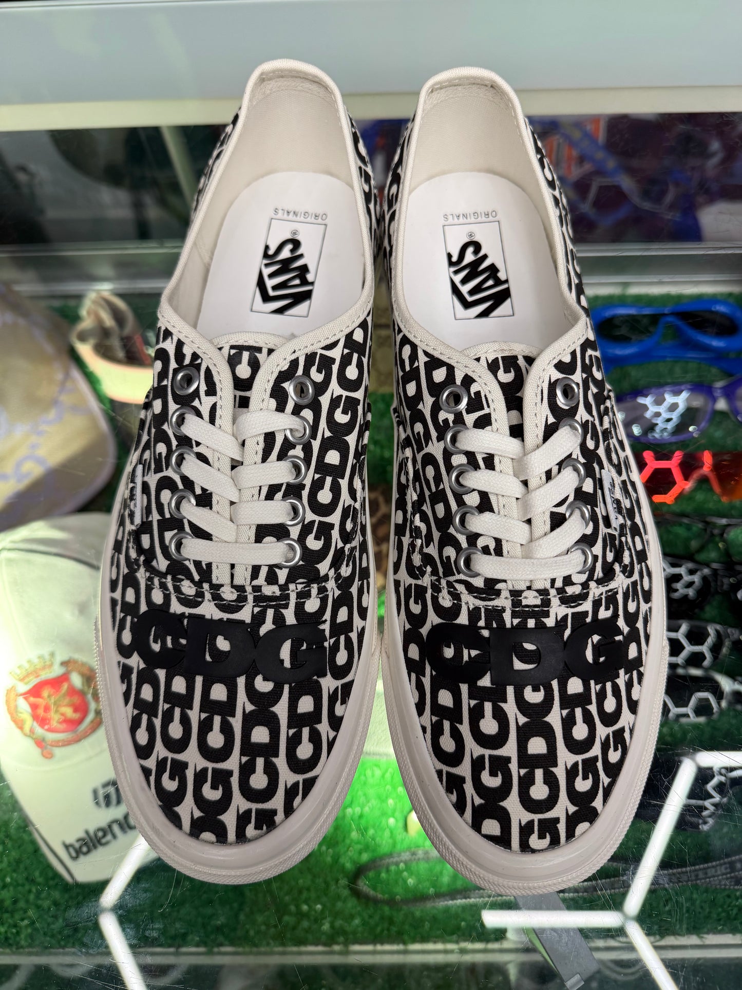 CDG X OTW VANS (BRAND NEW)