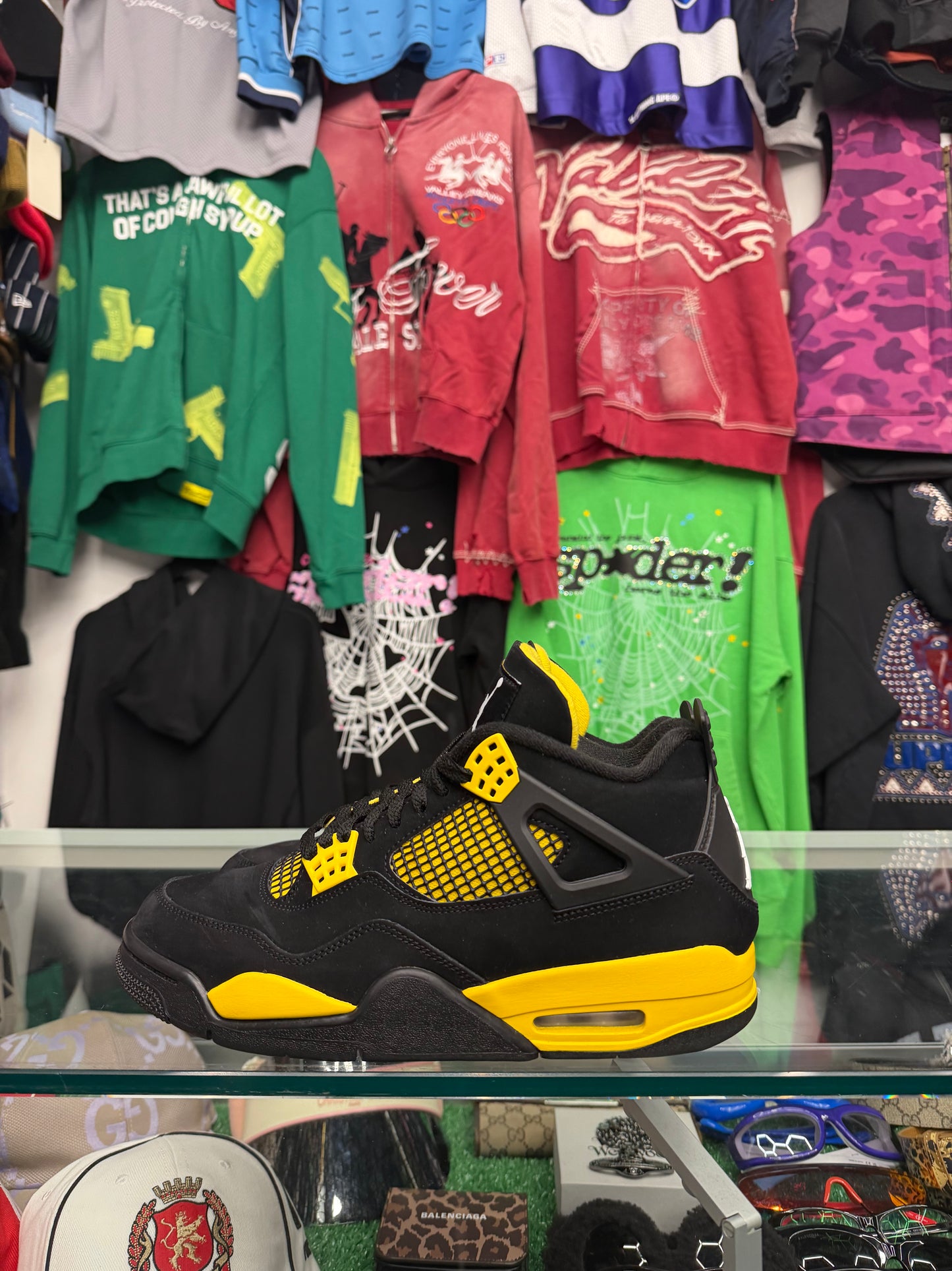 JORDAN 4 THUNDER (PRE-OWNED W/ BOX)