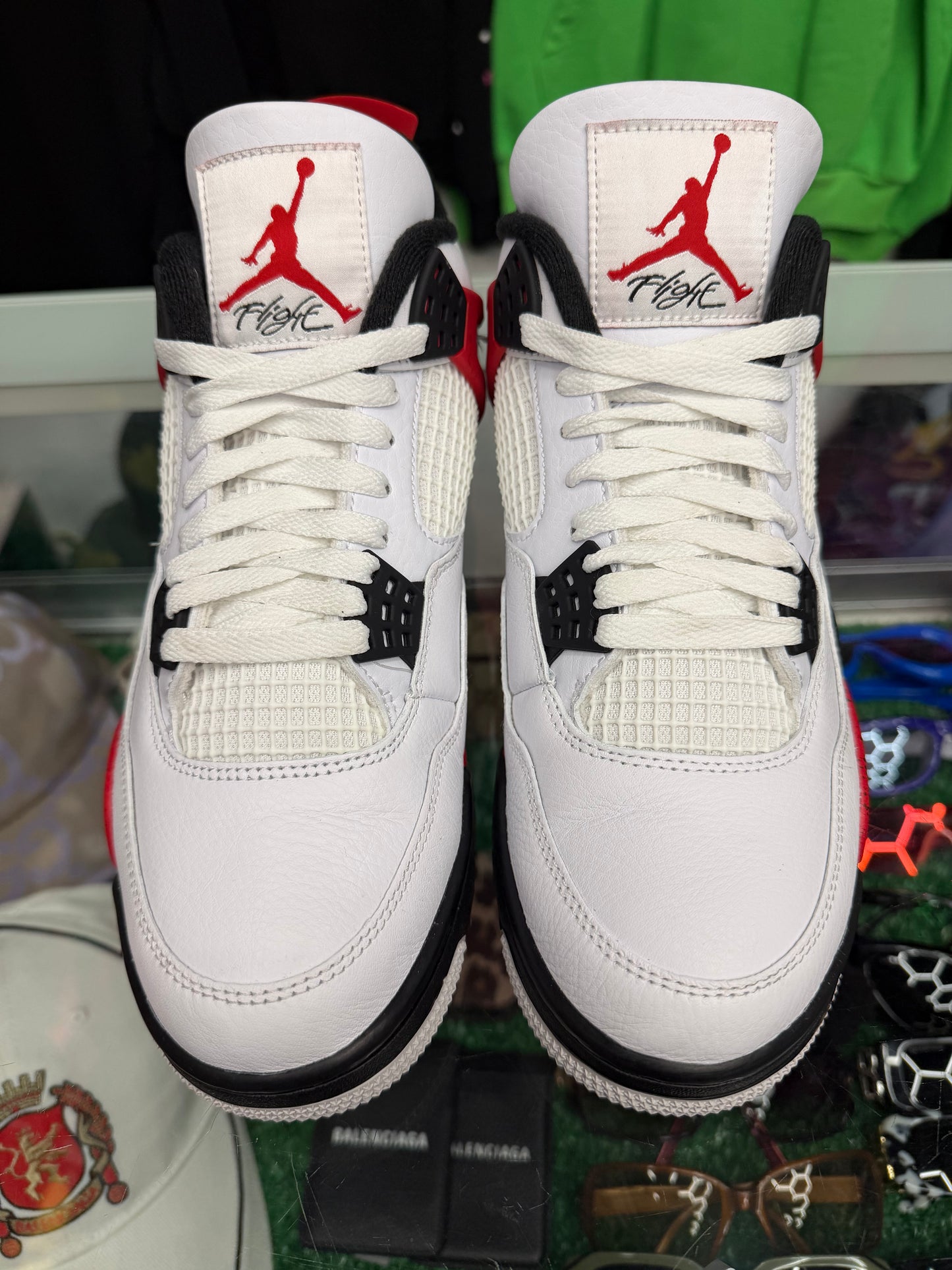 JORDAN 4 RED CEMENT (PRE-OWNED W/ BOX)