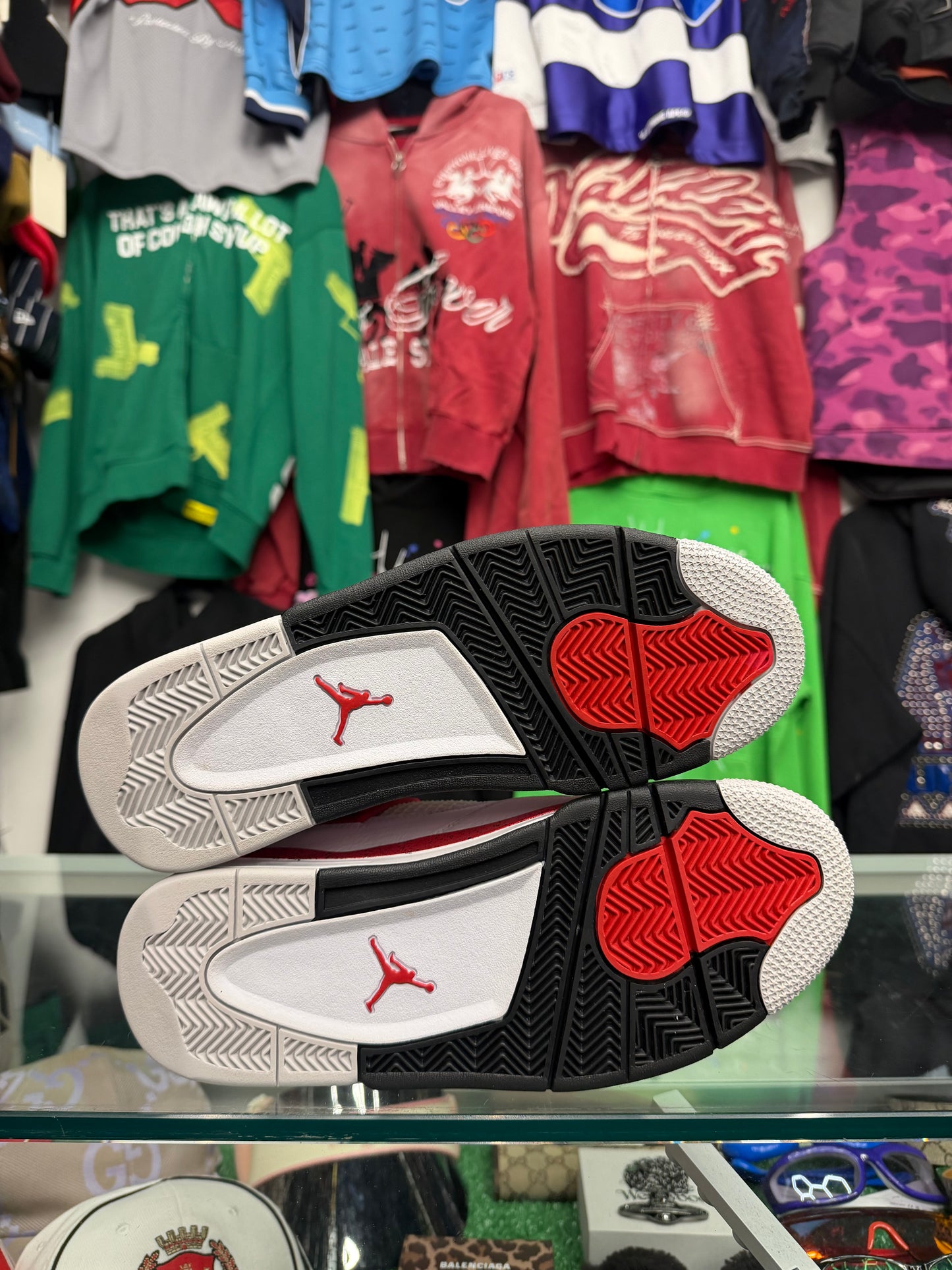 JORDAN 4 RED CEMENT (PRE-OWNED W/ BOX)