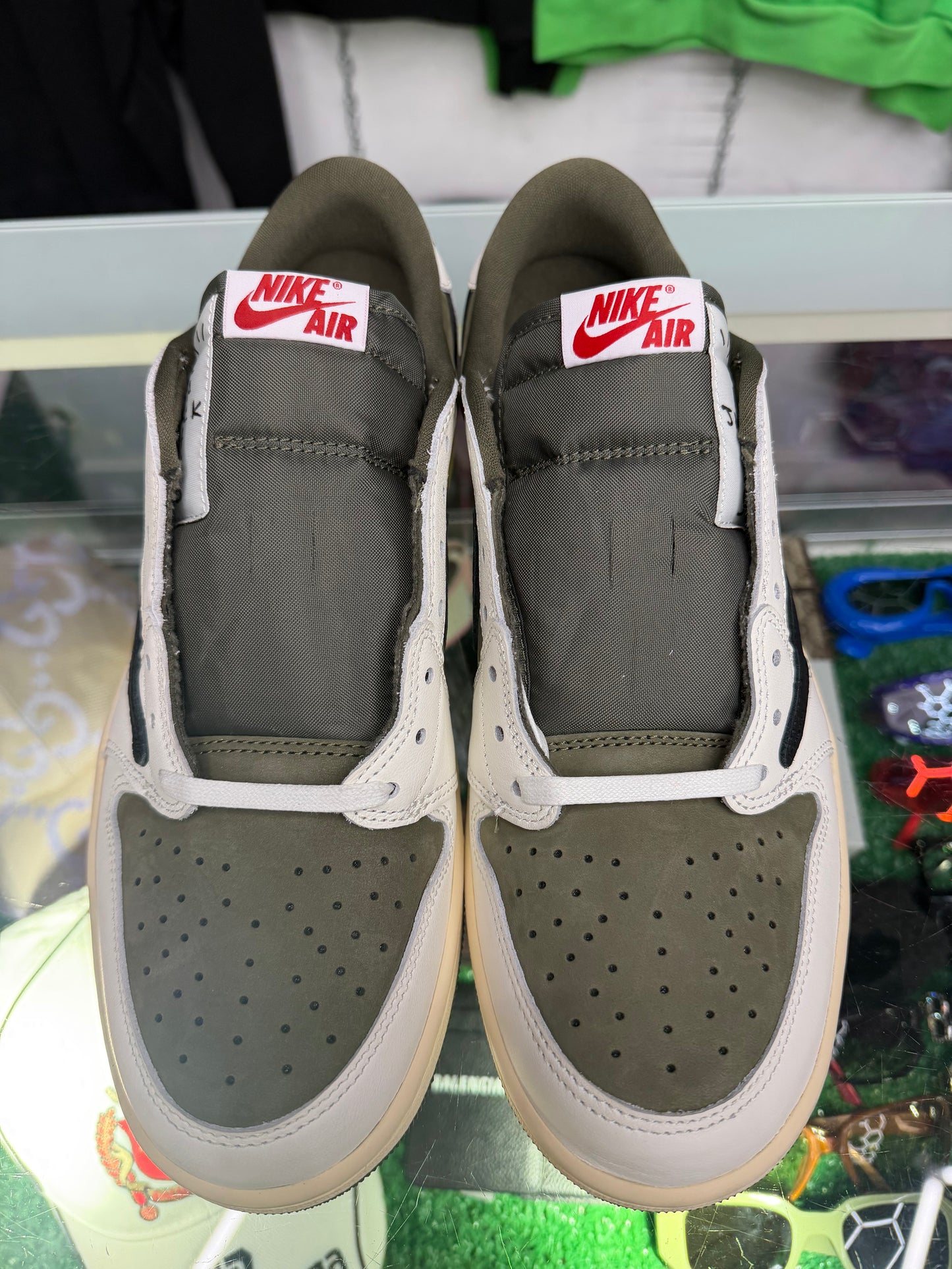 JORDAN 1 LOW TRAVIS SCOTT MEDIUM OLIVE (BRAND NEW)