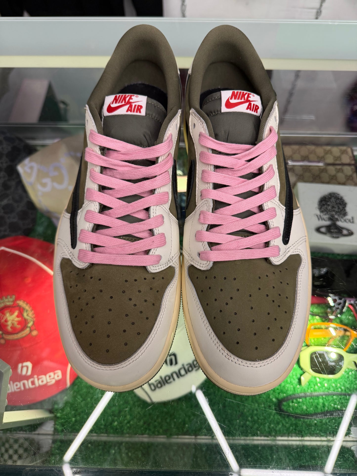 JORDAN 1 LOW TRAVIS SCOTT MEDIUM OLIVE (PRE-OWNED W/ BOX)