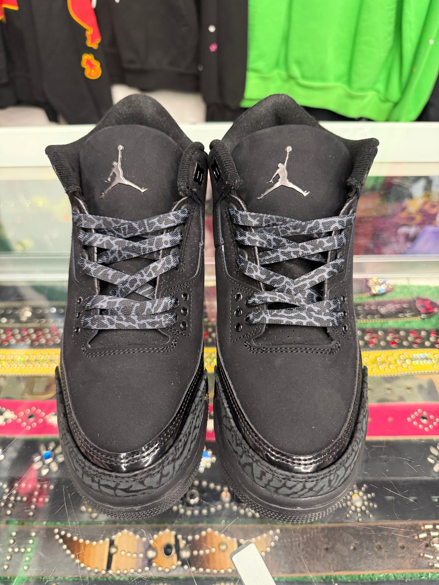 JORDAN 3 BLACK CAT (PRE-OWNED W/ BOX)