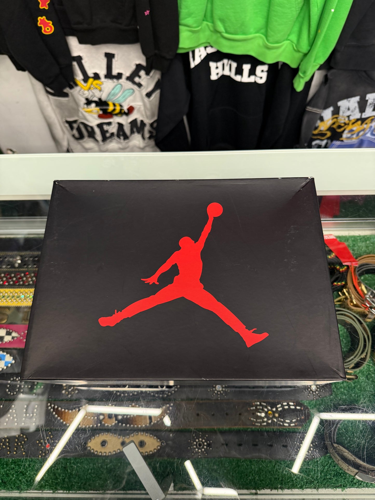 JORDAN 3 BLACK CAT (PRE-OWNED W/ BOX)